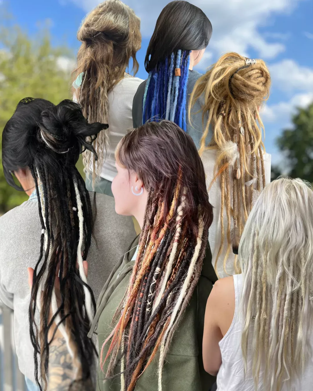 Fryzura festiwalowa: dredloki boho pod włosy i warkocze